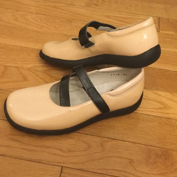 Faro Baby Iris Pink Patent Flats - Picture 2 of 5